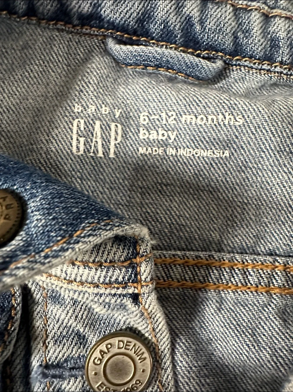 GAP Kids Light Blue Washed Denim Jacket size reads 6-12 months! So cute. 🥰